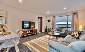 Stylish Central City Apartment On Bealey